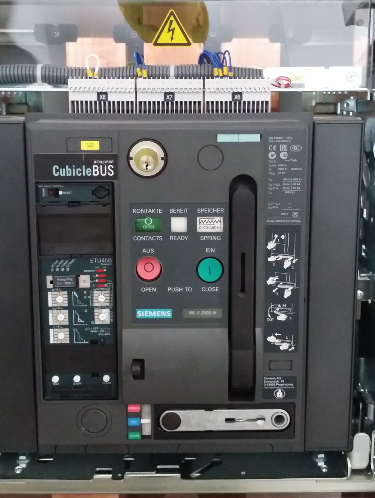 2500A low-voltage draw-out air circuit breaker front panel — representative photo